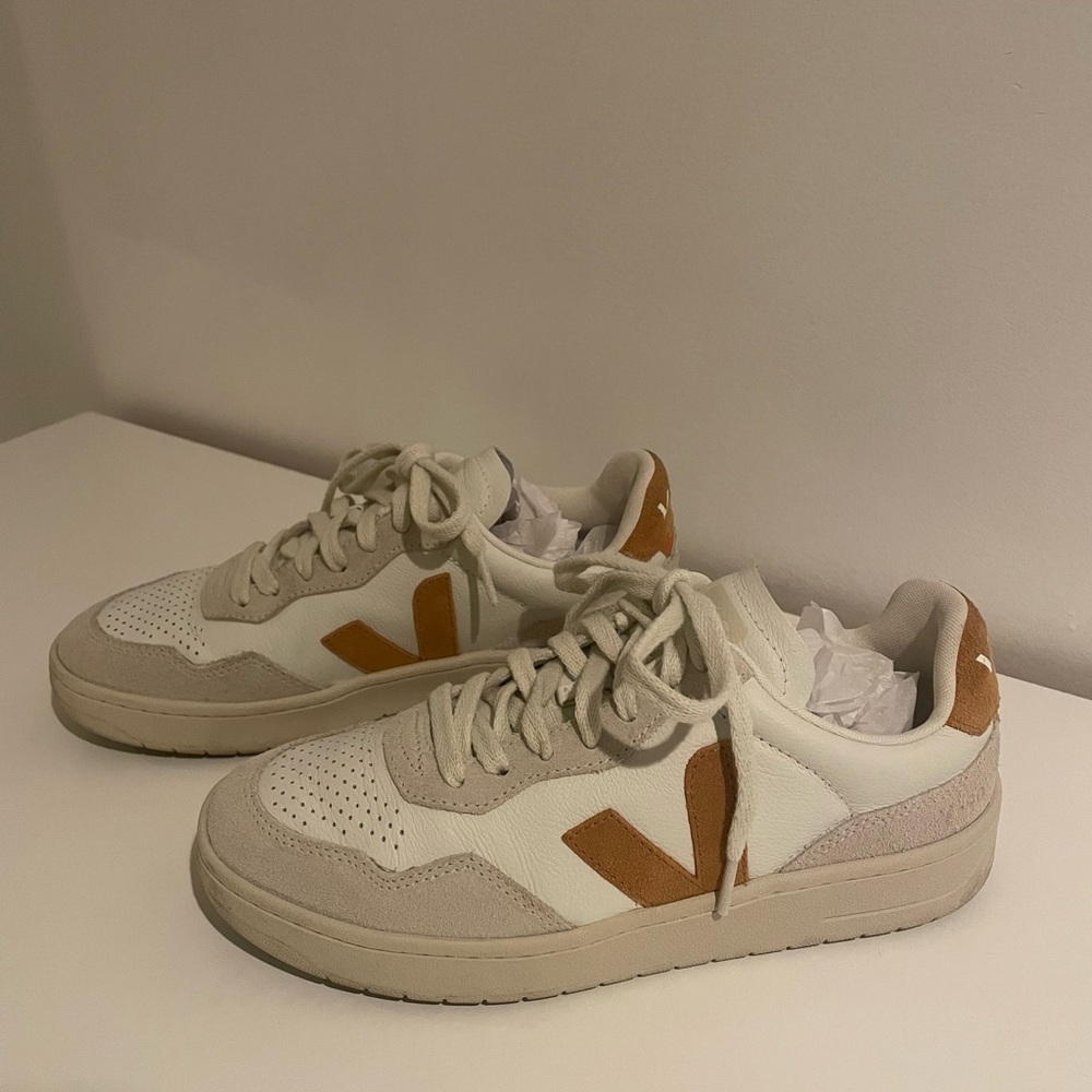 Veja V-90 Sneakers